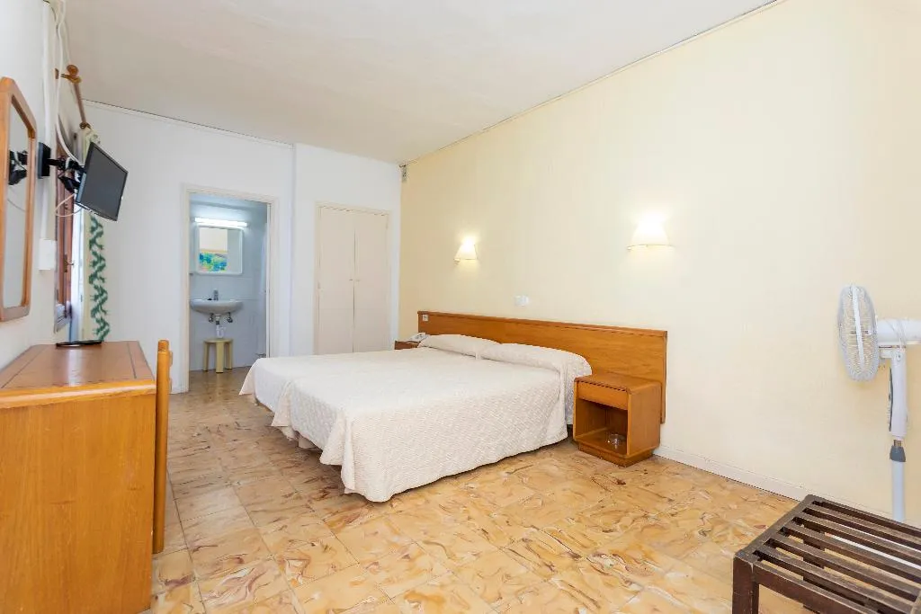 Double or Twin STANDARD Room, Figueretes, Ibiza
