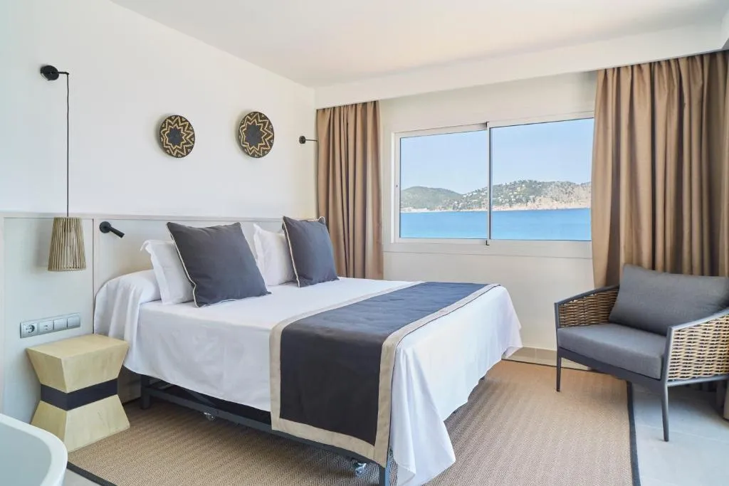 Double or Twin DELUXE SEA VIEW Room, Invisa Hotel Cala Verde, Ibiza