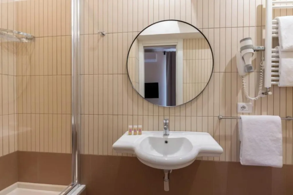 SINGLE STANDARD Room, Hotel Colosseum, Rome