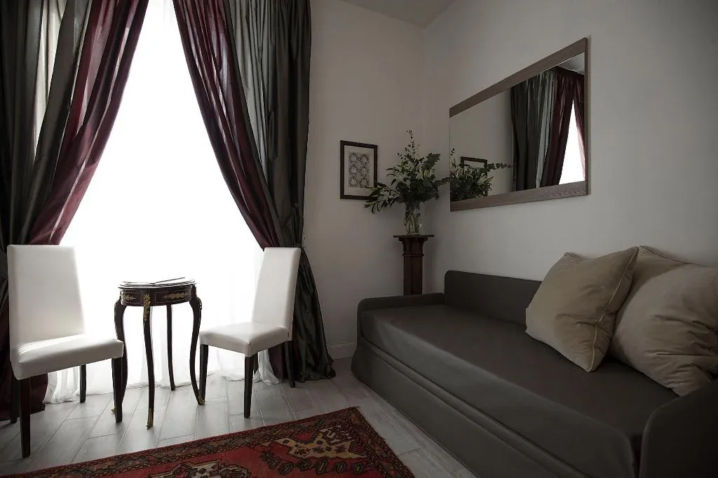 Room, Roman Holidays Cuore Dell Impero, Naples