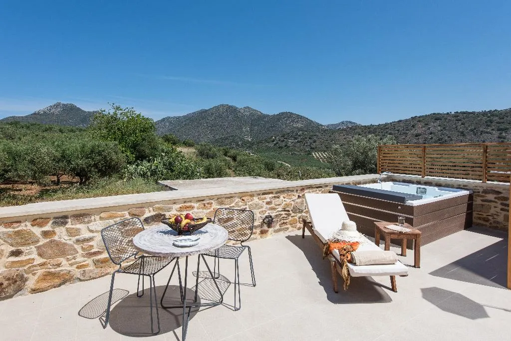 SUITE DELUXE WITH JACUZZI Room, Lameriana Secret Village, Crete