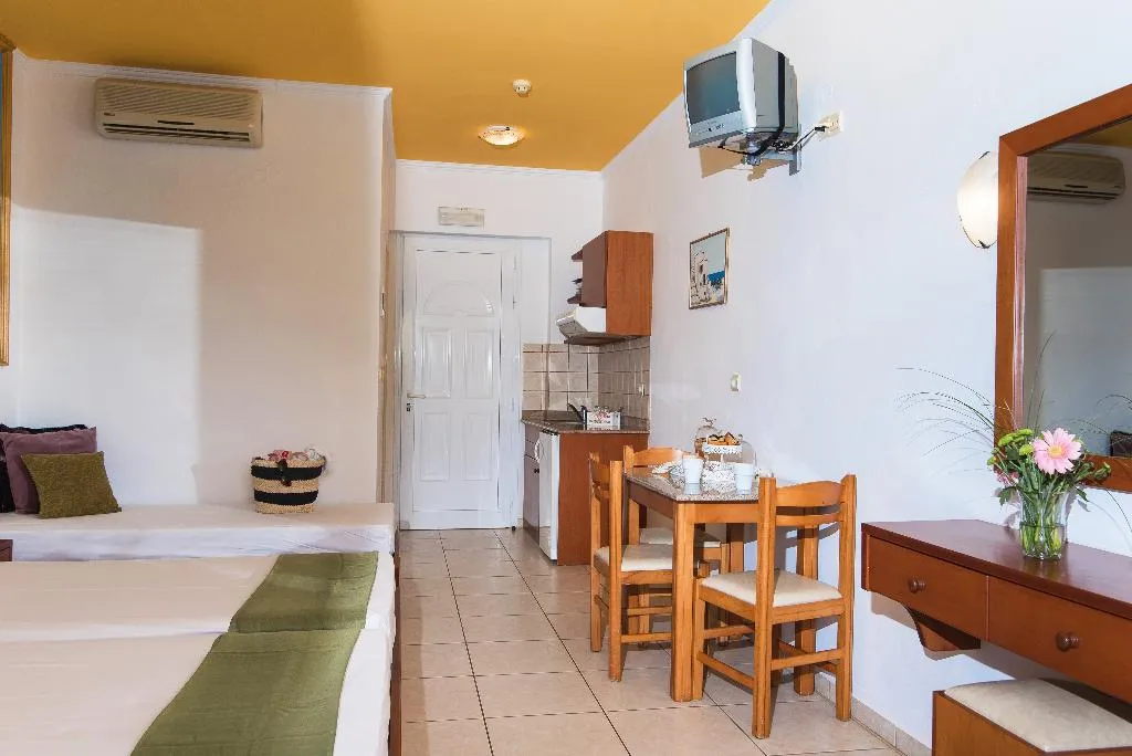 STUDIO CAPACITY 3 Room, Yiannis Manos, Crete