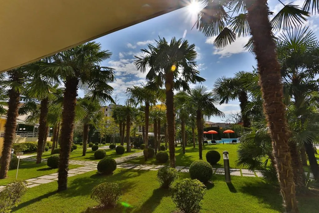 Terrace, Terme Savoia, Venice
