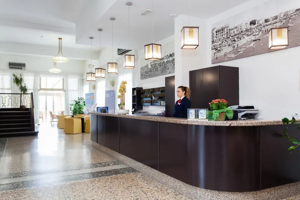 Lobby, Marina, Venice