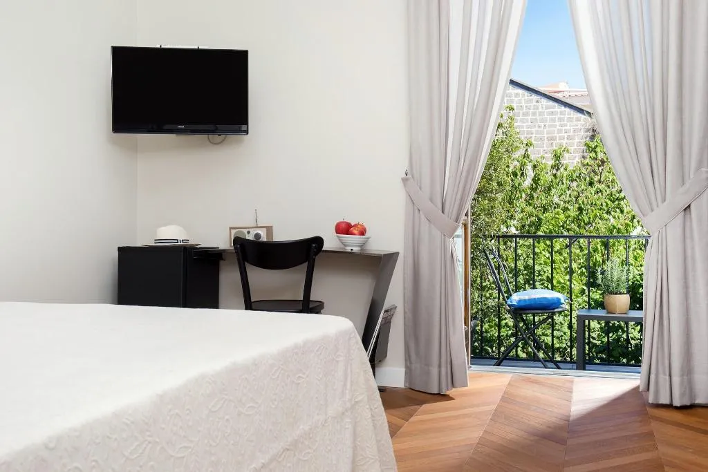 Room, Accademia 39, Naples
