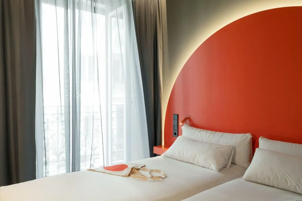 Room, Chic & Basic Dot, Madrid