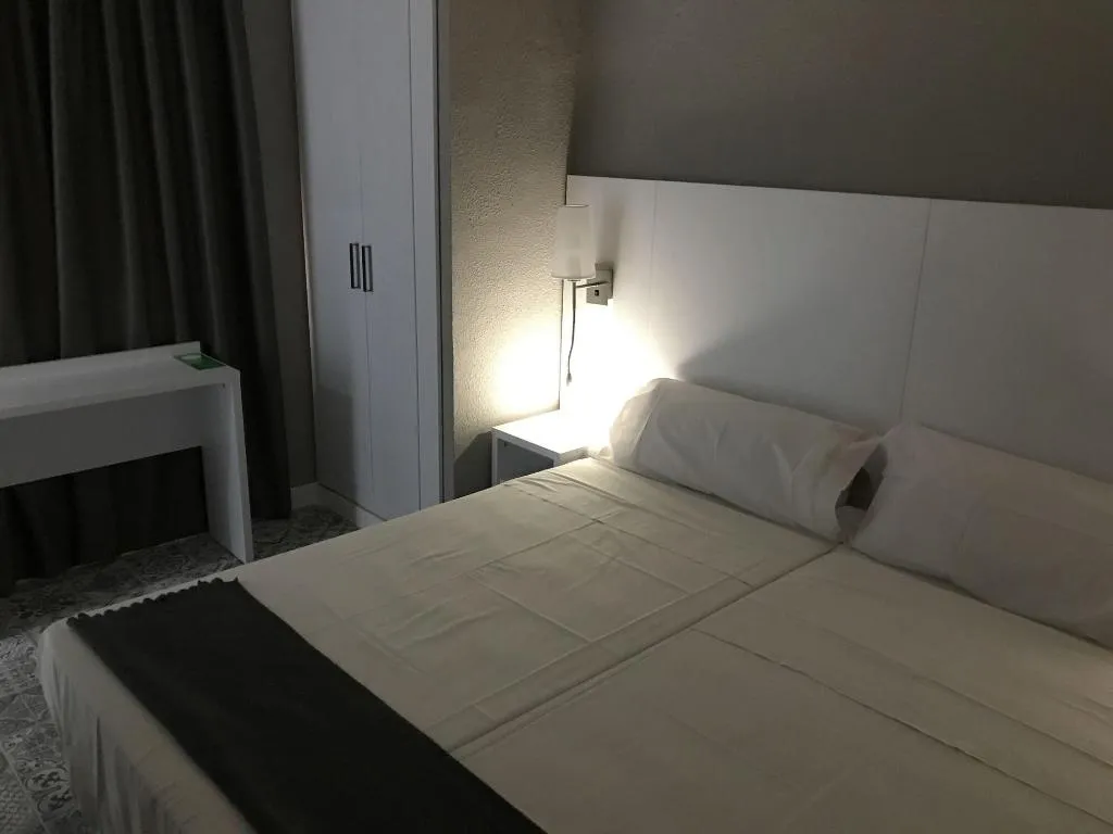 Room, Benidorm Bb Hostel, Costa Blanca