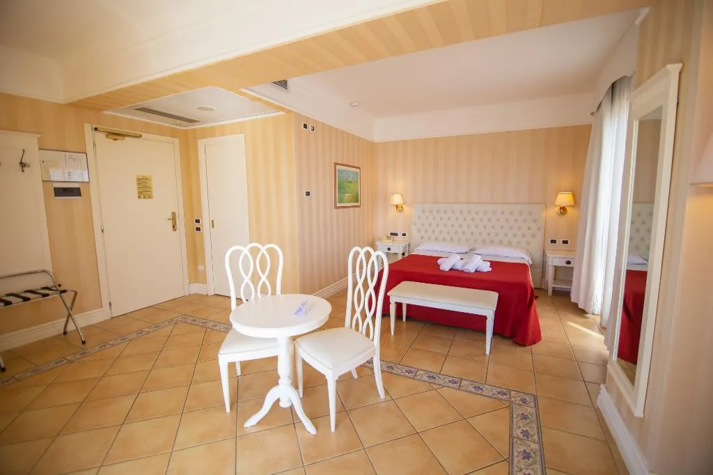 Room, Dioscuri Bay Palace, Catania