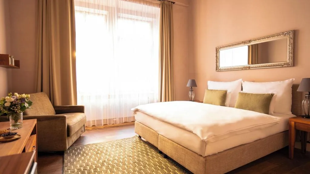 Room, Hotel Golden Key Prague, Prague