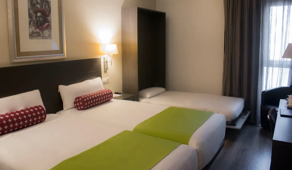 TRIPLE STANDARD Room, Mercure Madrid Centro, Madrid