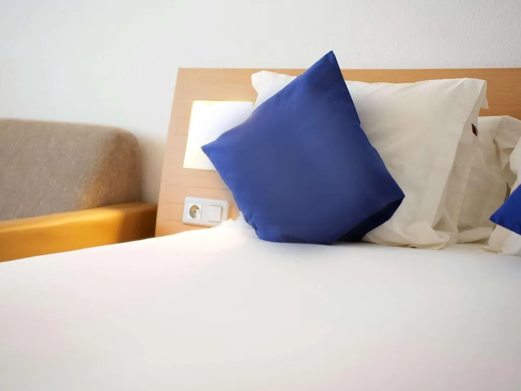 SINGLE SUPERIOR Room, Novotel Tunis, Tunisia