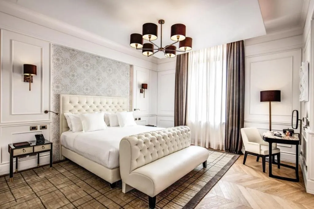 JUNIOR SUITE STANDARD Room, Splendide Royal Rome, Rome