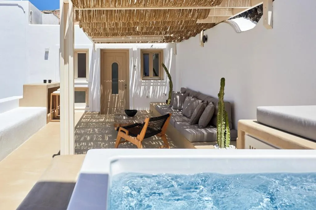 Room, You And Me Suites, Santorini