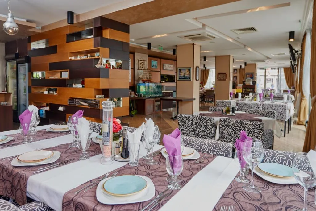 Restaurant, Rose Gardens Boutique, Bourgas