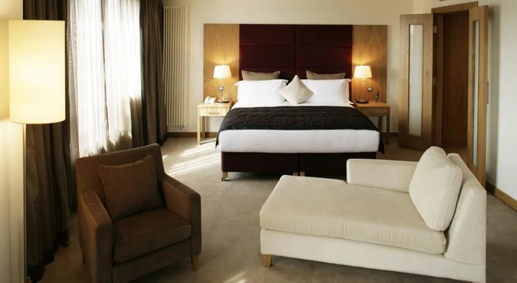 SINGLE STANDARD Room, Clayton Hotel Liffey Valley, Dublin