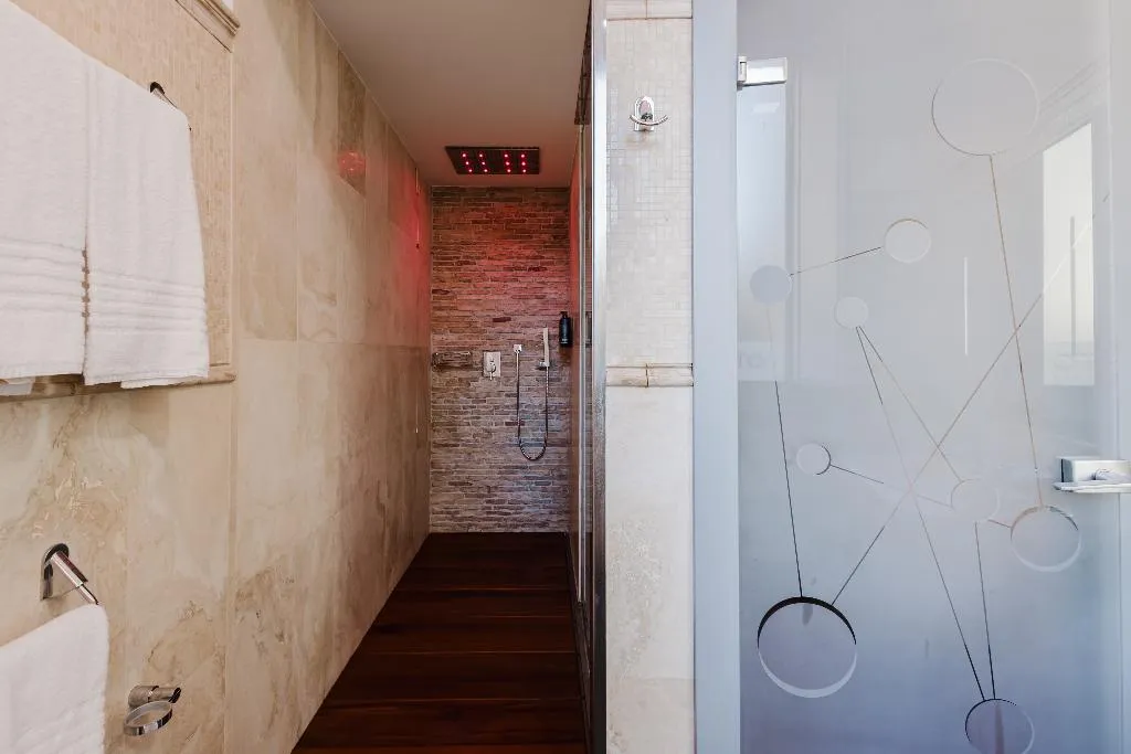 DOUBLE SUPERIOR Room, Hotel Trecento, Rome