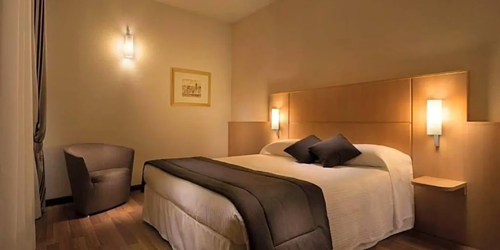 General view, Hotel Rafael, Milan