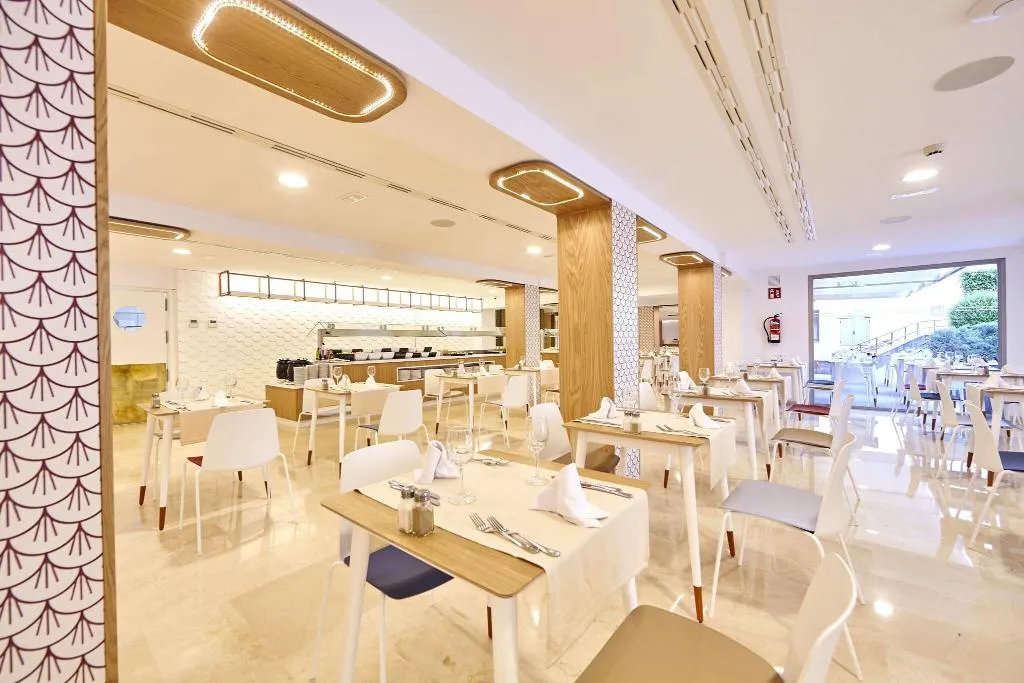 Restaurant, Mediterranean bay, Majorca