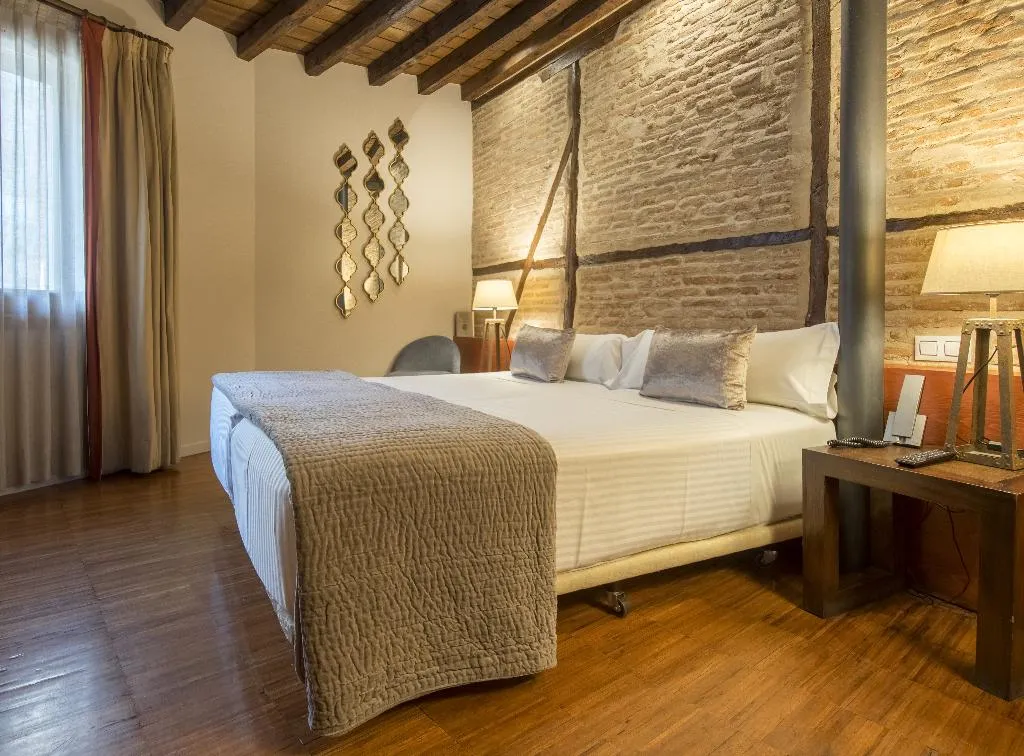 TRIPLE STANDARD Room, Abad Toledo, Madrid