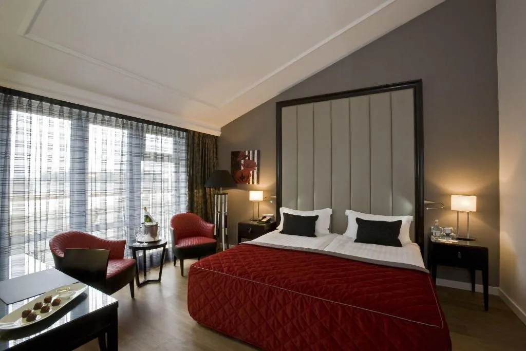 DOUBLE EXECUTIVE KING BED Room, Grand Hotel Amrâth Kurhaus The Hague Scheveningen, Amsterdam