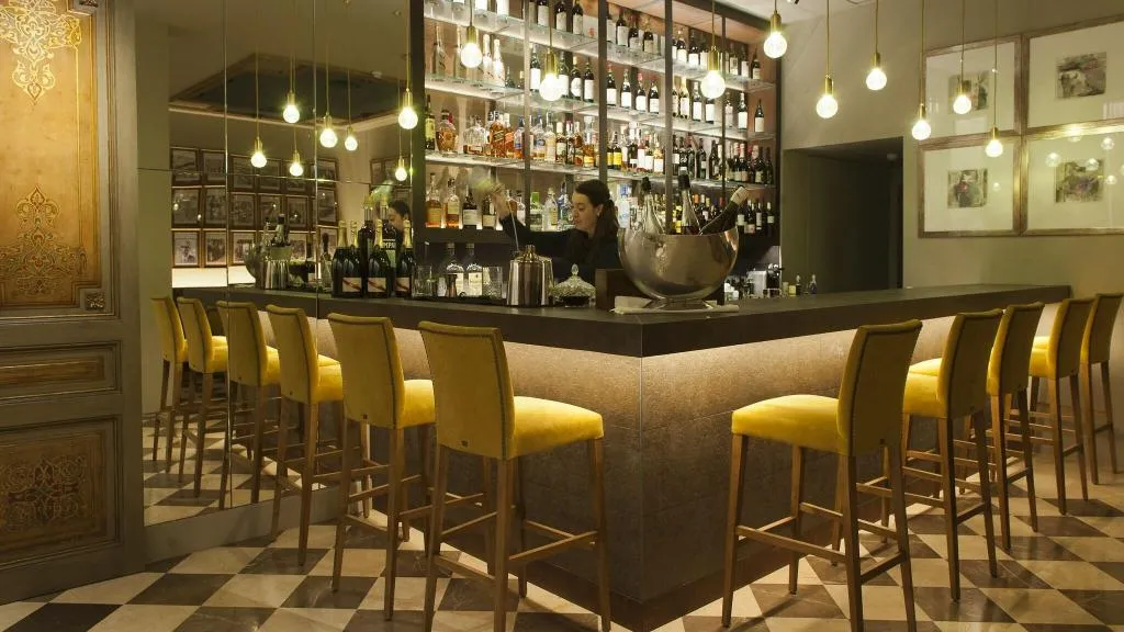 Bar, Duquesa de Cardona, Barcelona