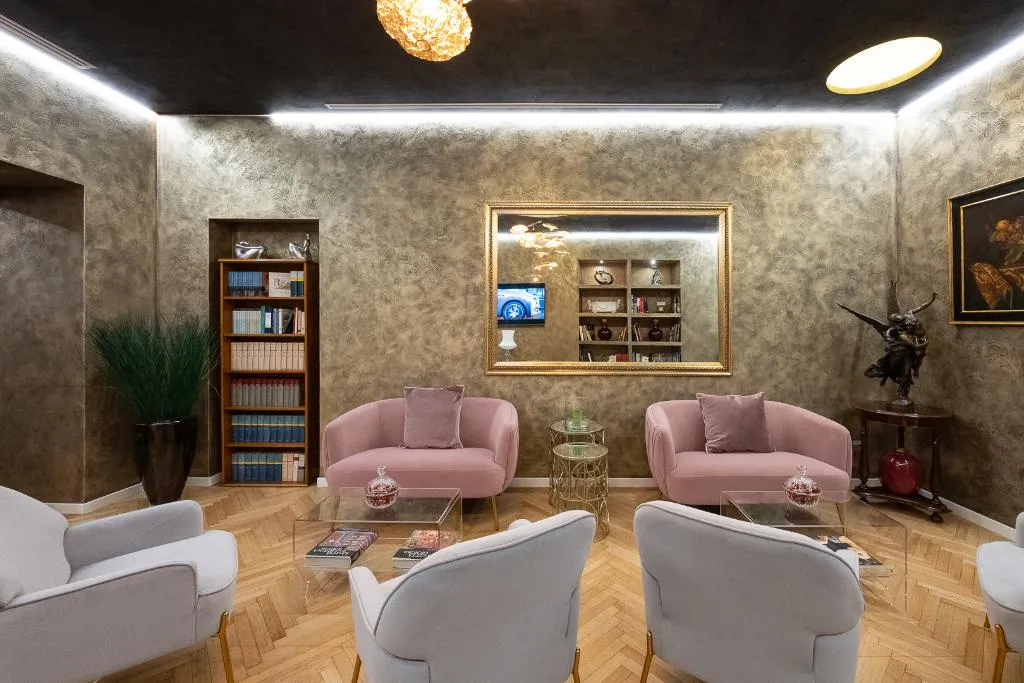 Lobby, Caravita, Rome