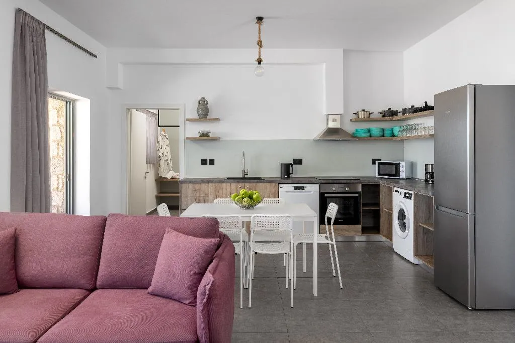 VILLA SIX BEDROOMS WITH MORE THAN THREE BATHROOMS Room, Southrock Villas, Rhodes