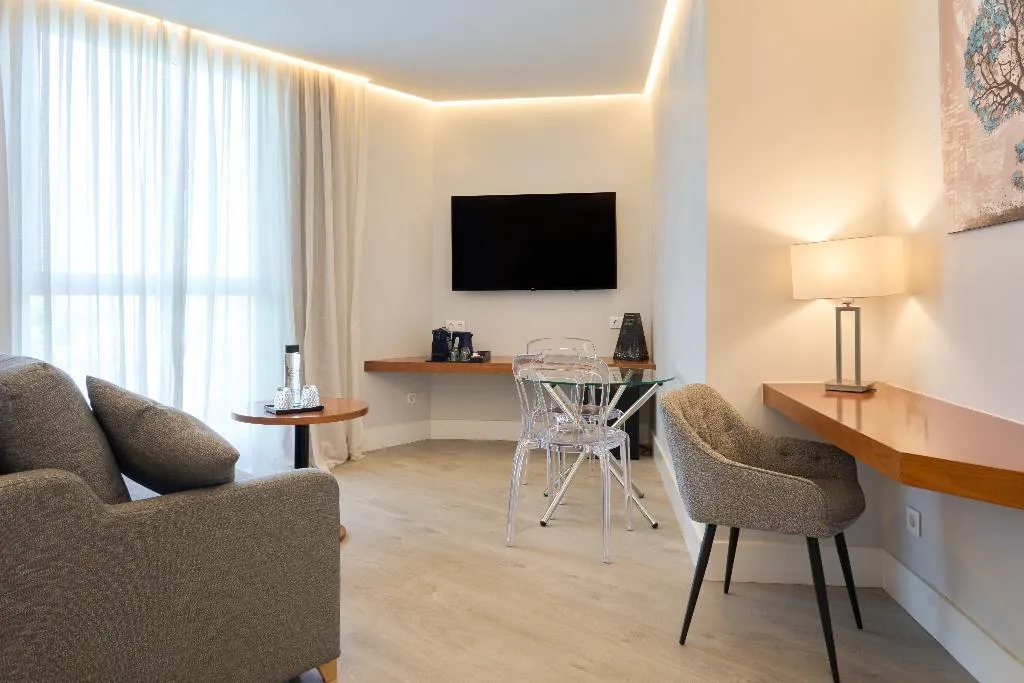 JUNIOR SUITE STANDARD Room, Puerta de Toledo, Madrid