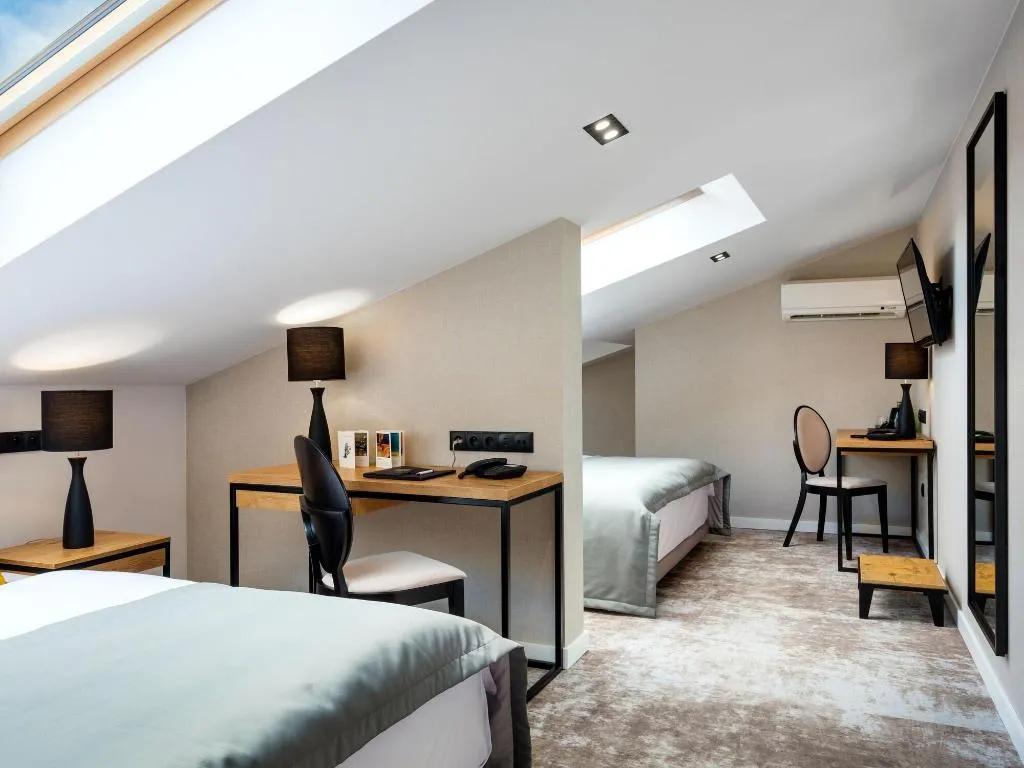 Room, Wawel Queen, Krakow