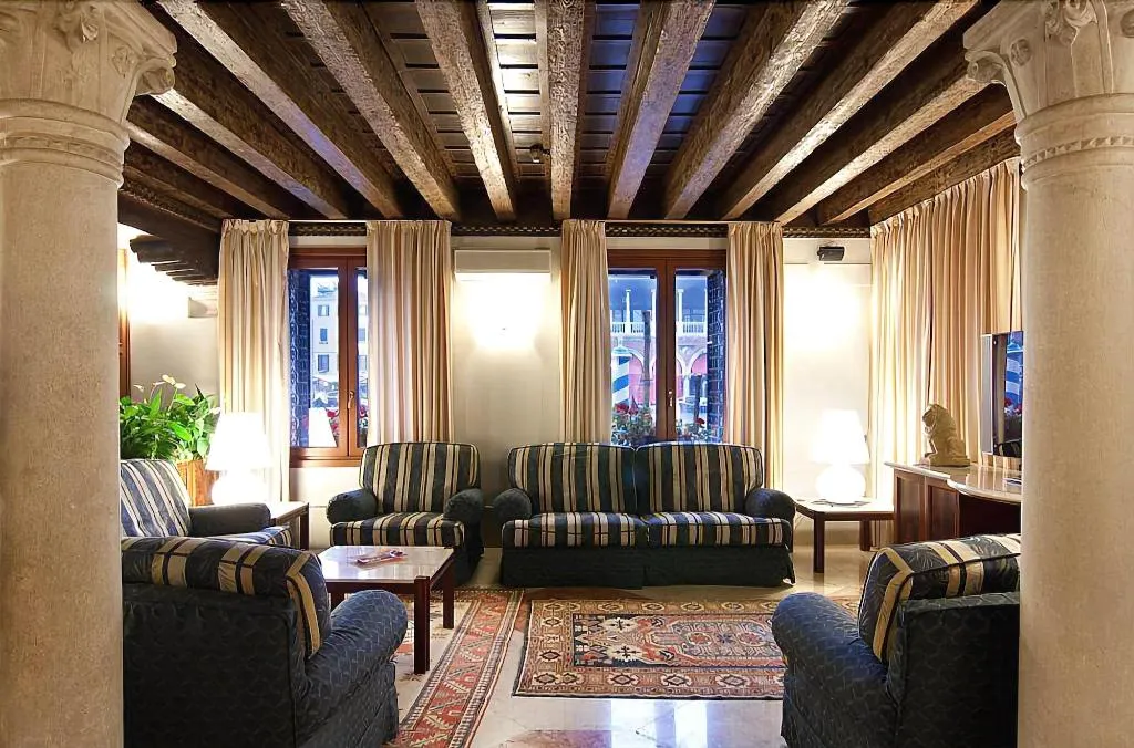Lobby, Foscari Palace, Venice