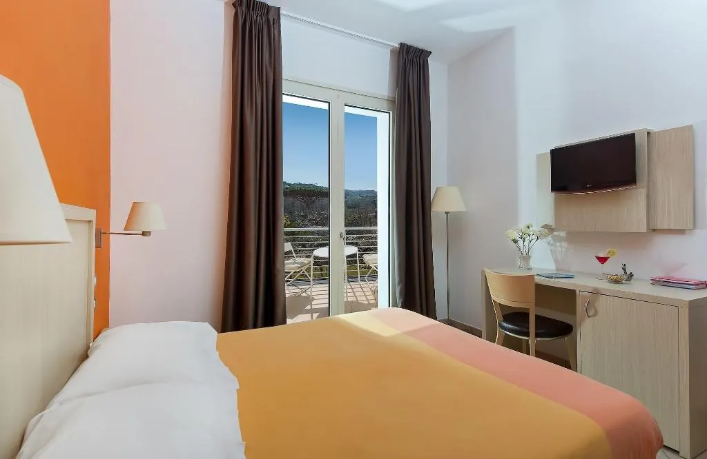 Room, Demariahouse, Naples