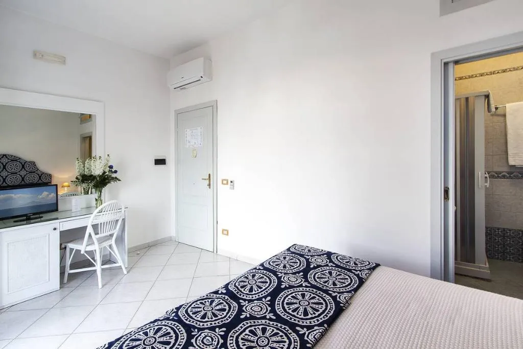Double or Twin SUPERIOR CITY VIEW Room, Palazzo Starace, Naples