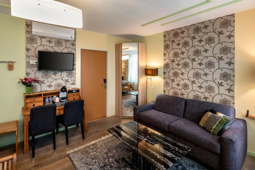 FAMILY ROOM STANDARD Room, Hotel Jupiter, Amsterdam