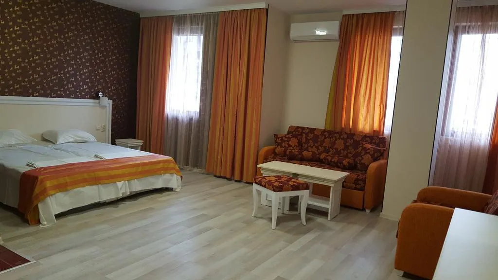 DOUBLE CAPACITY 4 Room, Severina B&B, Bourgas