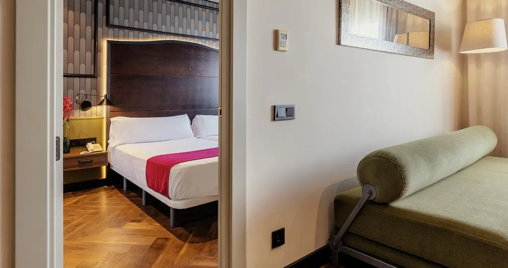 JUNIOR SUITE STANDARD Room, Hotel Vertice Sevilla Aljarafe, Seville