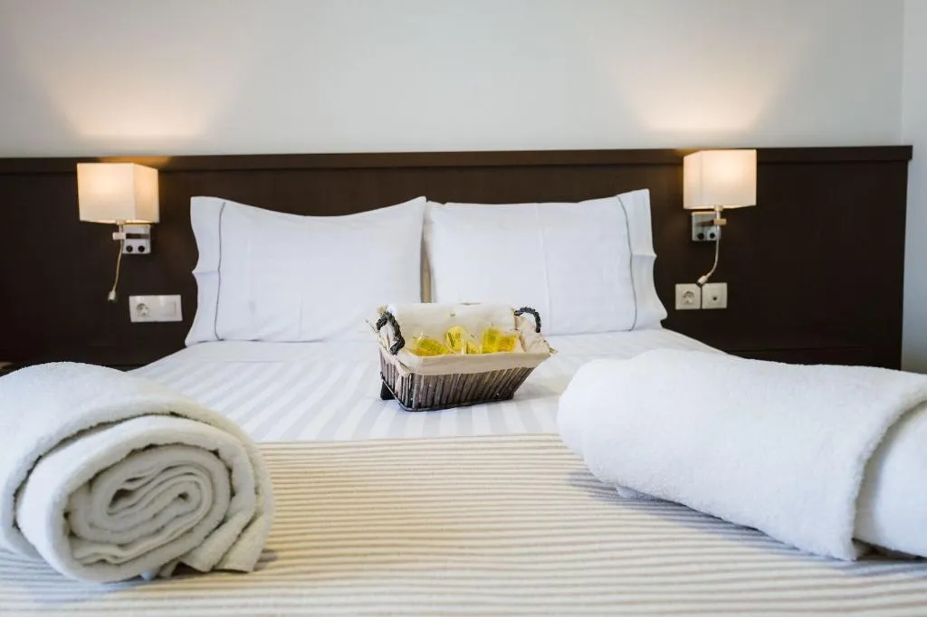 SINGLE STANDARD Room, Piraeus Port Hotel, Athens