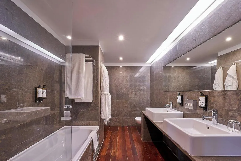 SUITE DELUXE WITH VIEWS Room, Hotel Açores Lisboa, Lisbon