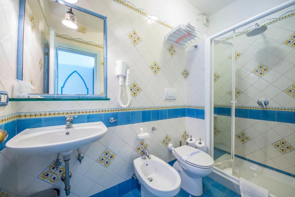 Room, Albergo Riviera, Naples