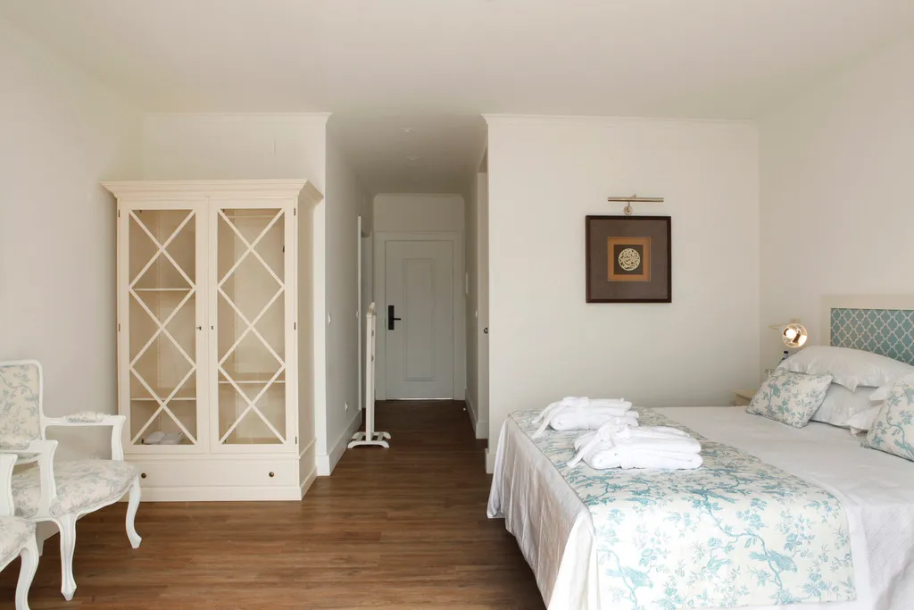 Double or Twin SUPERIOR WITH BALCONY Room, Casa Palmela - Small Luxury Hotels & Villas, Lisbon