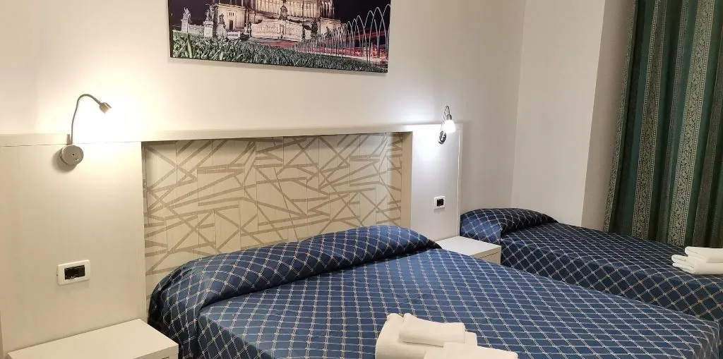 Room, Angelica, Naples