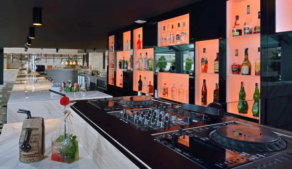 Bar, Innside Palma Bosque Hotel, Majorca
