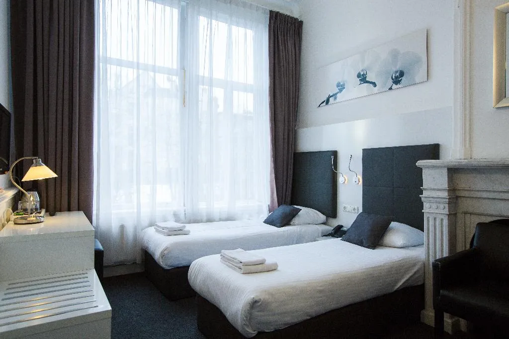 TWIN TWO BEDS Room, Hotel Vossius Vondelpark, Amsterdam