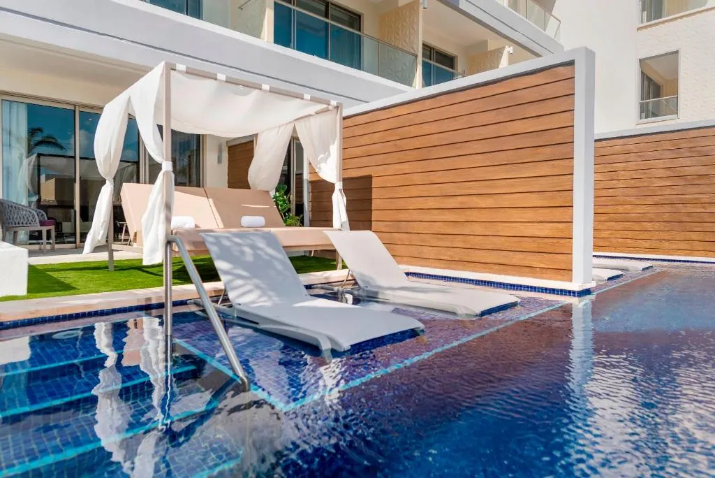 JUNIOR SUITE WITH PRIVATE POOL Room, Planet Hollywood Cancun by Royalton, Cancun Area