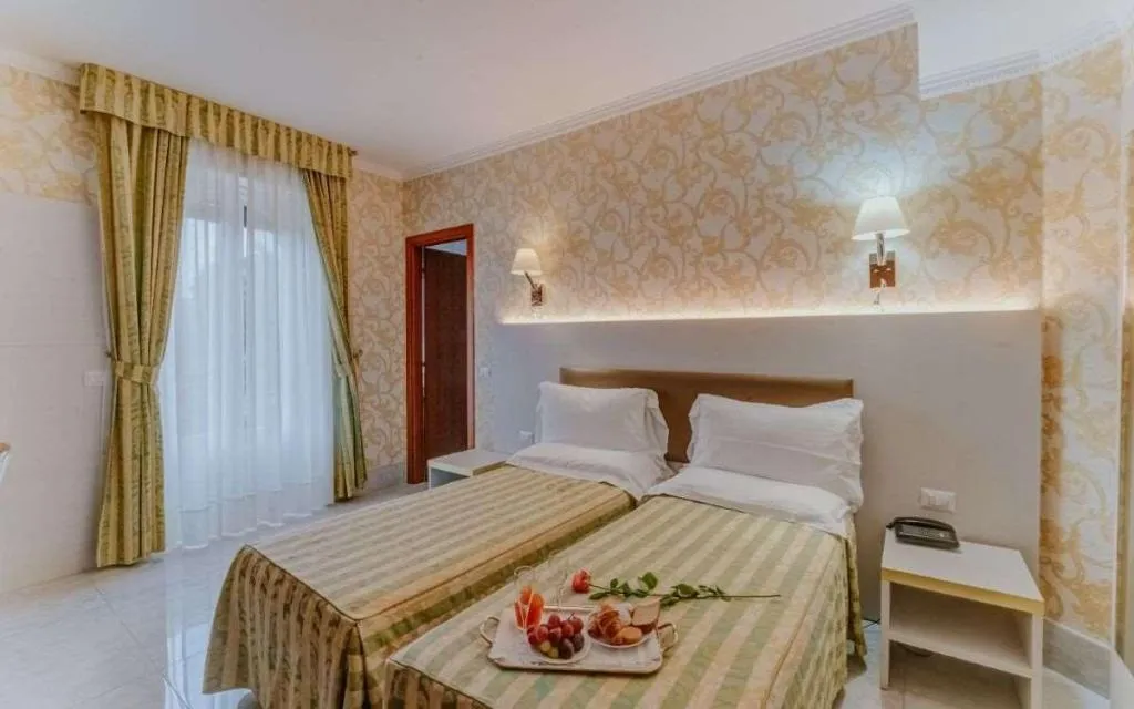 Room, Flora Hotel, Milan