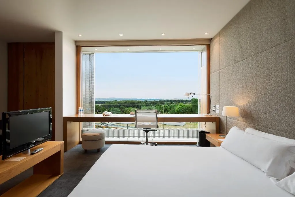 SINGLE DELUXE WITH BALCONY Room, La Mola & Conference Center, Barcelona