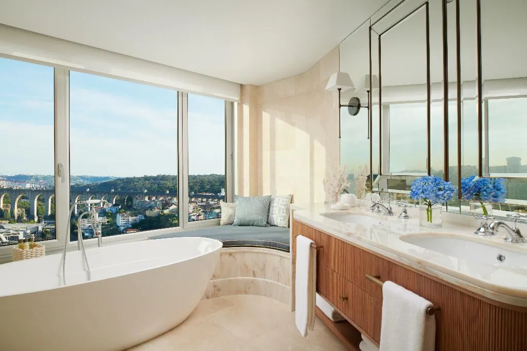 SUITE STANDARD Room, Corinthia Lisbon, Lisbon