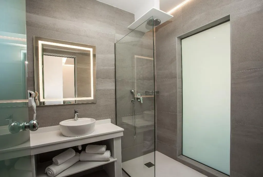 DOUBLE SUPERIOR Room, Hollywood Inn, Rhodes
