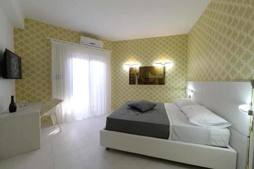 Room, X Hotel, Naples