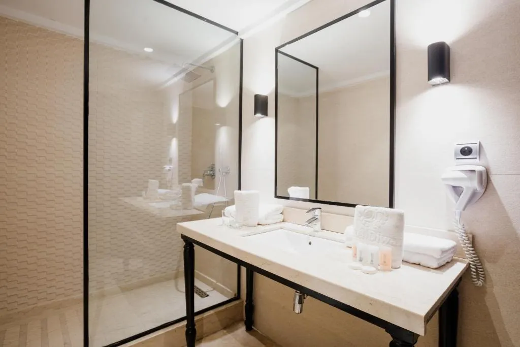 TRIPLE STANDARD Room, Diwan Casablanca, Casablanca
