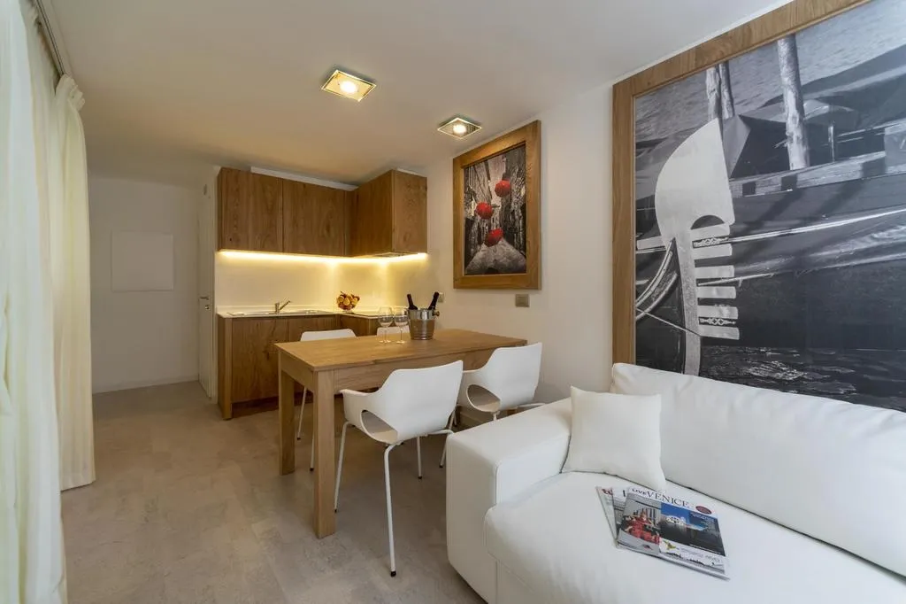 SUITE STANDARD Room, Ca' de la Fonte, Venice